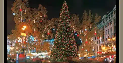 Târgul de Crăciun 2025 din Piața Vörösmarty Budapesta