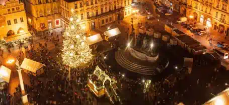 Târgurile de Crăciun 2025 din Praga sunt deschise zilnic în Piața Orașului Vechi și Piața Wenceslas